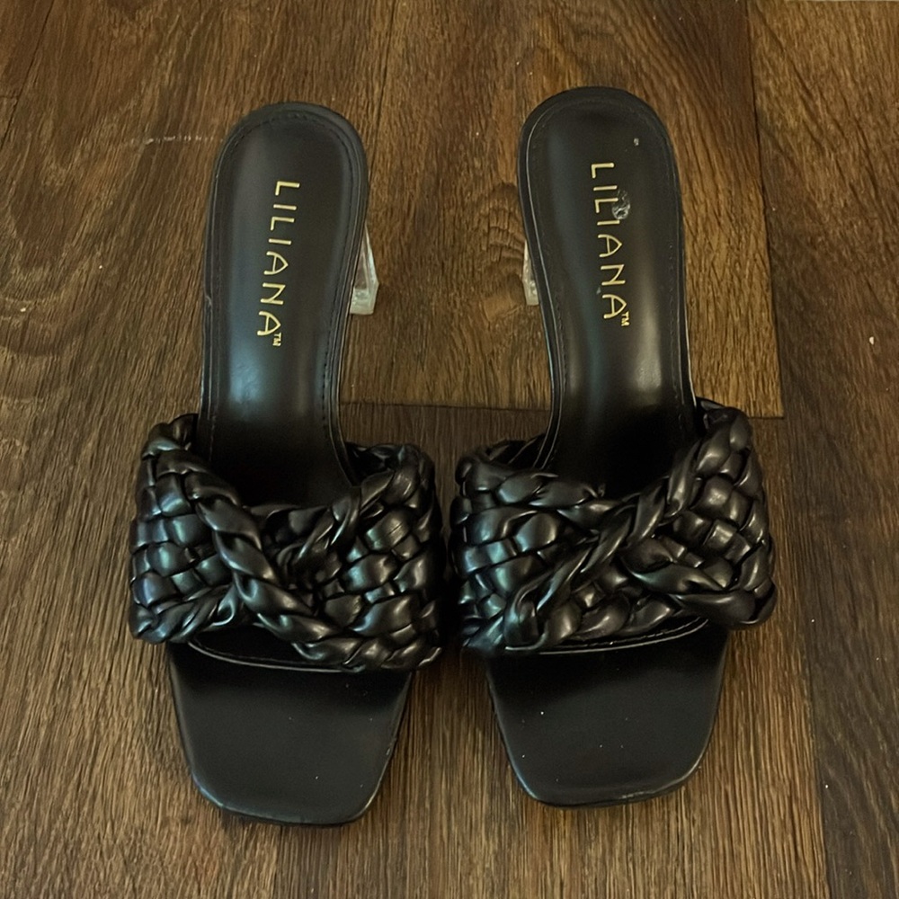 Women’s sandal heels size 7.5